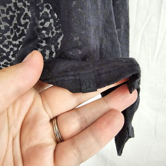 Lululemon Loop Around Short Sleeve Tee In Sheer Black Women’s Size 8 Shirt - Picture 8 of 8
